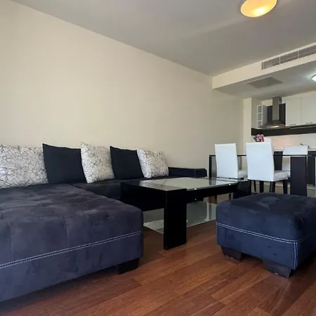 Family Apartment *