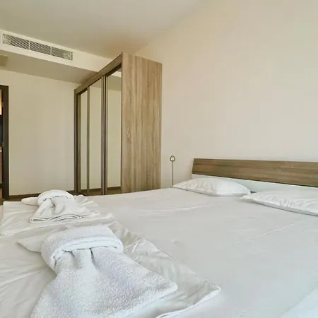 Family Apartment *