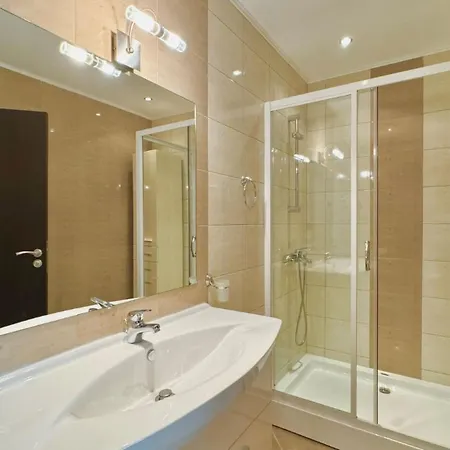 Family Apartment *